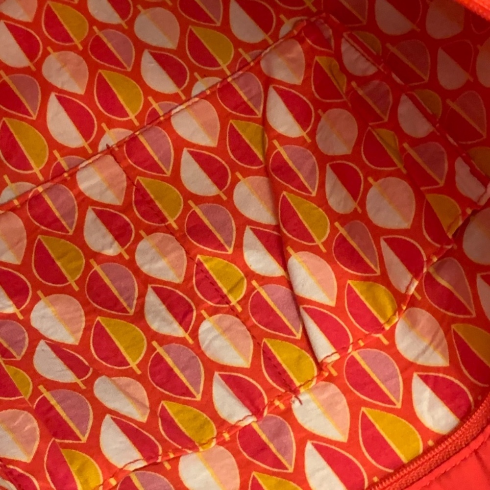 VERA BRADLEY Hadley Tote in Canyon Sunset NWT Microfiber - Picture 7 of 12